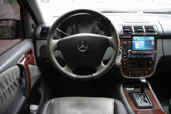 1998 Mercedes-Benz ML-Class Pictures
