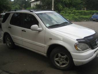 1998 Mercedes-Benz ML-Class Pictures