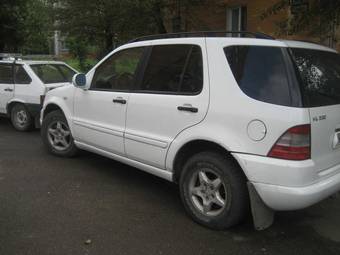 1998 Mercedes-Benz ML-Class Pictures