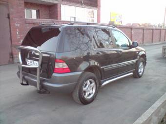 1999 Mercedes-Benz ML-Class Pictures