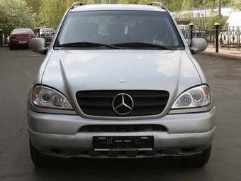 1999 Mercedes-Benz ML-Class Pictures