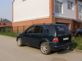 1999 Mercedes-Benz ML-Class Pictures