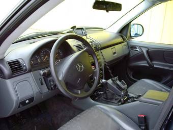 1999 Mercedes-Benz ML-Class Photos