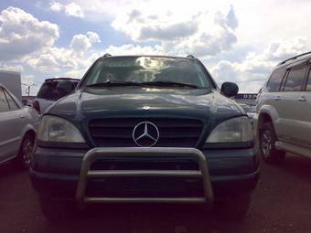 1999 Mercedes-Benz ML-Class Pictures