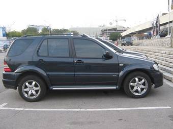1999 Mercedes-Benz ML-Class Pictures