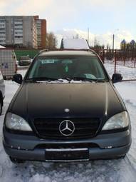 2000 Mercedes-Benz ML-Class Photos