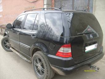 2000 Mercedes-Benz ML-Class Pictures
