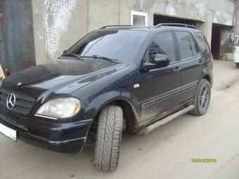 2000 Mercedes-Benz ML-Class Photos