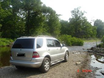 2000 Mercedes-Benz ML-Class Pictures
