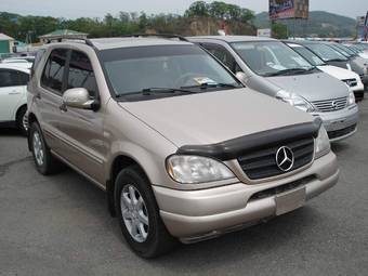 2000 Mercedes-Benz ML-Class Pictures