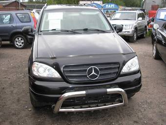 2000 Mercedes-Benz ML-Class Pictures