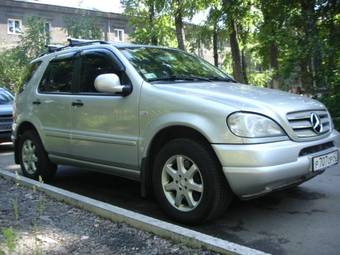 2000 Mercedes-Benz ML-Class Pics