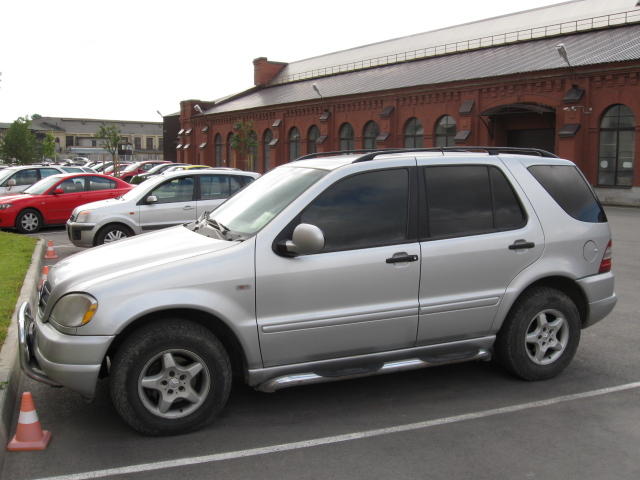 2000 Mercedes-Benz ML-Class