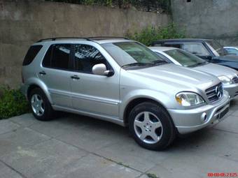 2000 Mercedes-Benz ML-Class Pictures