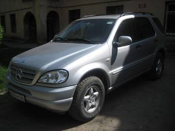 2000 Mercedes-Benz ML-Class Pics