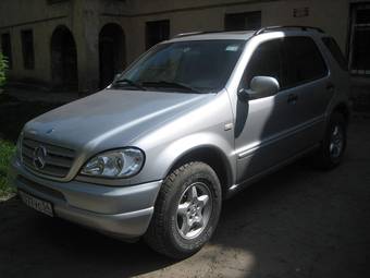 2000 Mercedes-Benz ML-Class Pics