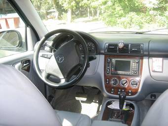 2000 Mercedes-Benz ML-Class Pictures