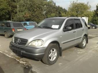 2000 Mercedes-Benz ML-Class Photos