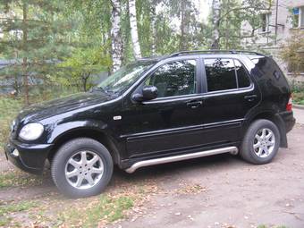 2000 Mercedes-Benz ML-Class Pictures