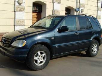 2001 Mercedes-Benz ML-Class Pictures