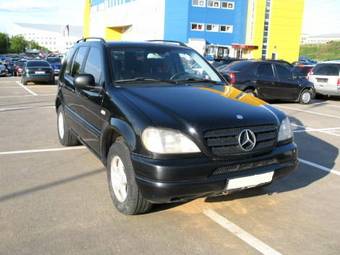 2001 Mercedes-Benz ML-Class Pictures