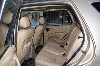 2002 Mercedes-Benz ML-Class Pictures