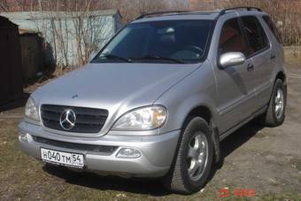 2002 Mercedes-Benz ML-Class Pictures