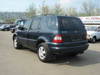 2002 Mercedes-Benz ML-Class Pictures