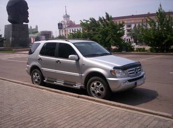 2002 Mercedes-Benz ML-Class Pictures