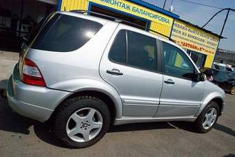 2002 Mercedes-Benz ML-Class Pictures