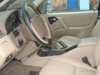 2002 Mercedes-Benz ML-Class Pictures