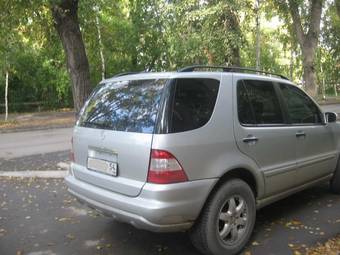 2002 Mercedes-Benz ML-Class Pictures