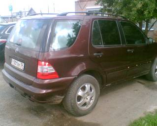 2003 Mercedes-Benz ML-Class Pictures