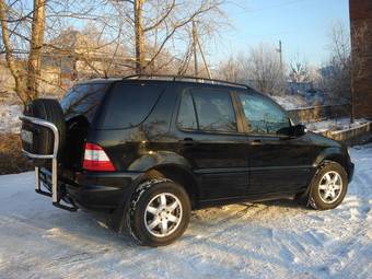 2004 Mercedes-Benz ML-Class Pictures