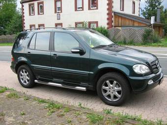 2004 Mercedes-Benz ML-Class Pictures