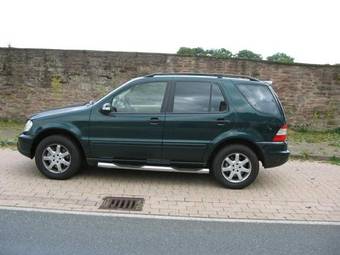 2004 Mercedes-Benz ML-Class Photos