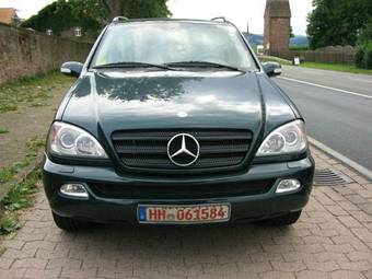 2004 Mercedes-Benz ML-Class Pictures