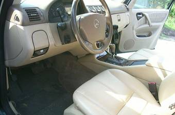 2004 Mercedes-Benz ML-Class Images