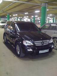 2004 Mercedes-Benz ML-Class Pictures