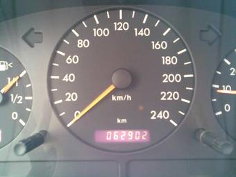 2004 Mercedes-Benz ML-Class Pictures