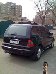 2004 Mercedes-Benz ML-Class Pictures