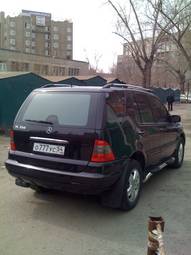 2004 Mercedes-Benz ML-Class Pictures