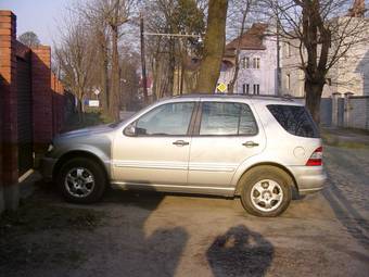 2004 Mercedes-Benz ML-Class Photos