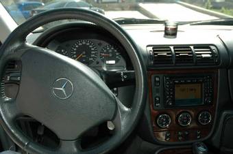 2004 Mercedes-Benz ML-Class Wallpapers