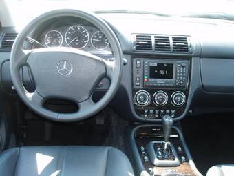 2004 Mercedes-Benz ML-Class Pictures