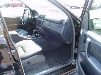 2004 Mercedes-Benz ML-Class Photos