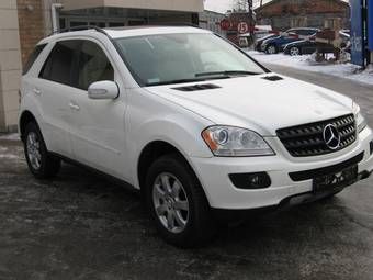2005 Mercedes-Benz ML-Class Images