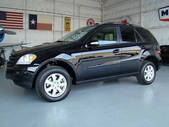 2005 Mercedes-Benz ML-Class Pictures
