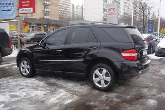 2005 Mercedes-Benz ML-Class Pictures