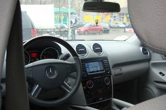 2005 Mercedes-Benz ML-Class Photos
